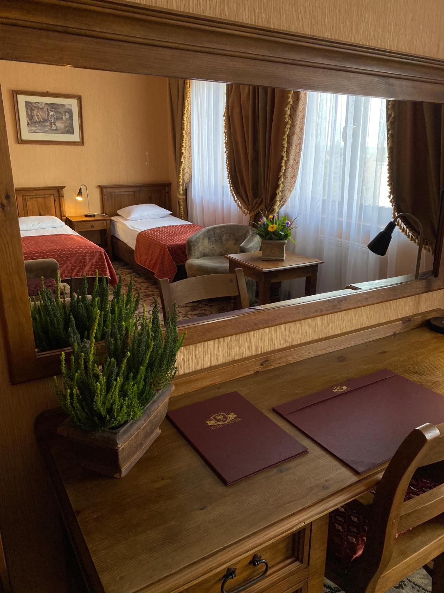 Hotel Zameczek Ksiaz Wielki ภายนอก รูปภาพ