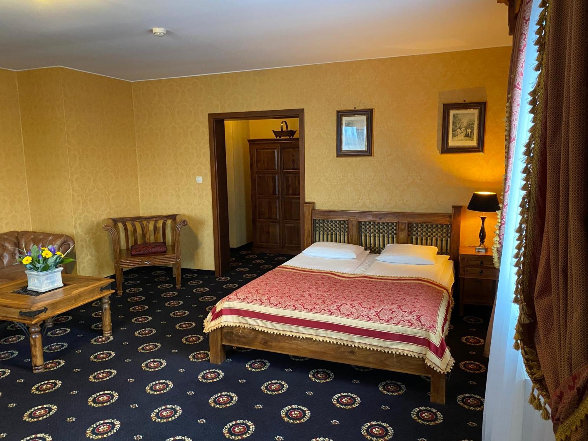 Hotel Zameczek Ksiaz Wielki ภายนอก รูปภาพ